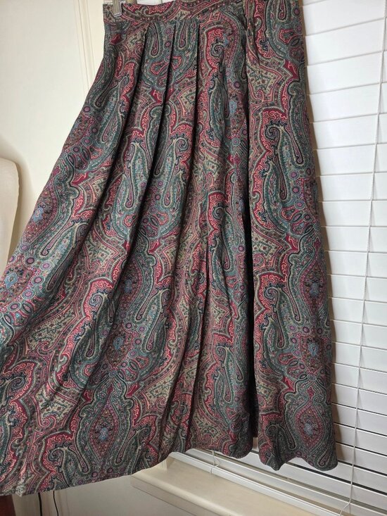 j.g. hook Dresses & Skirts - VTG J.G. Hook Paisley Long Skirt plated Womens 10 Rayon Classic preppy